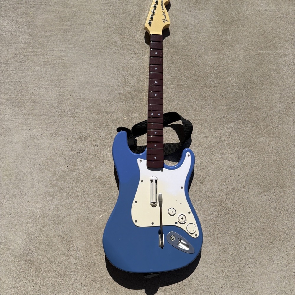 Wii Rock Band 2 3 Wireless Fender Stratocaster Blue Guitar Controller 96561